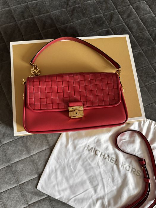 Сумка Michael Kors.