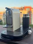 Кафемашина Nespresso капсули с капучинатор