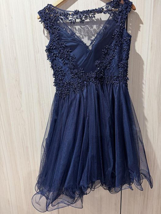 Официална рокля