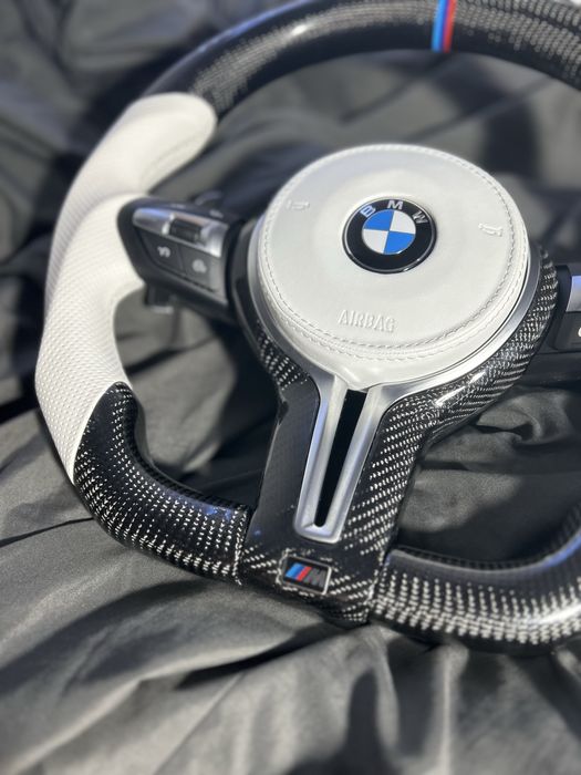 Volan BMW Carbon Seria 1/2/3/4/5/6/7/X1/X3/X4/X5/X6 Montaj Inclus