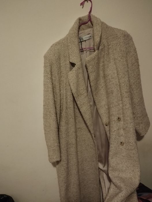 Бежаво-бяло дамско палто Zara