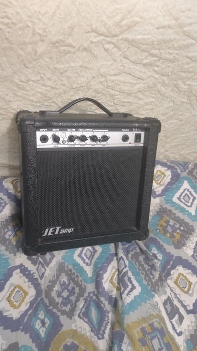 Комбо усилитель jet с перегрузом и эквалайзером