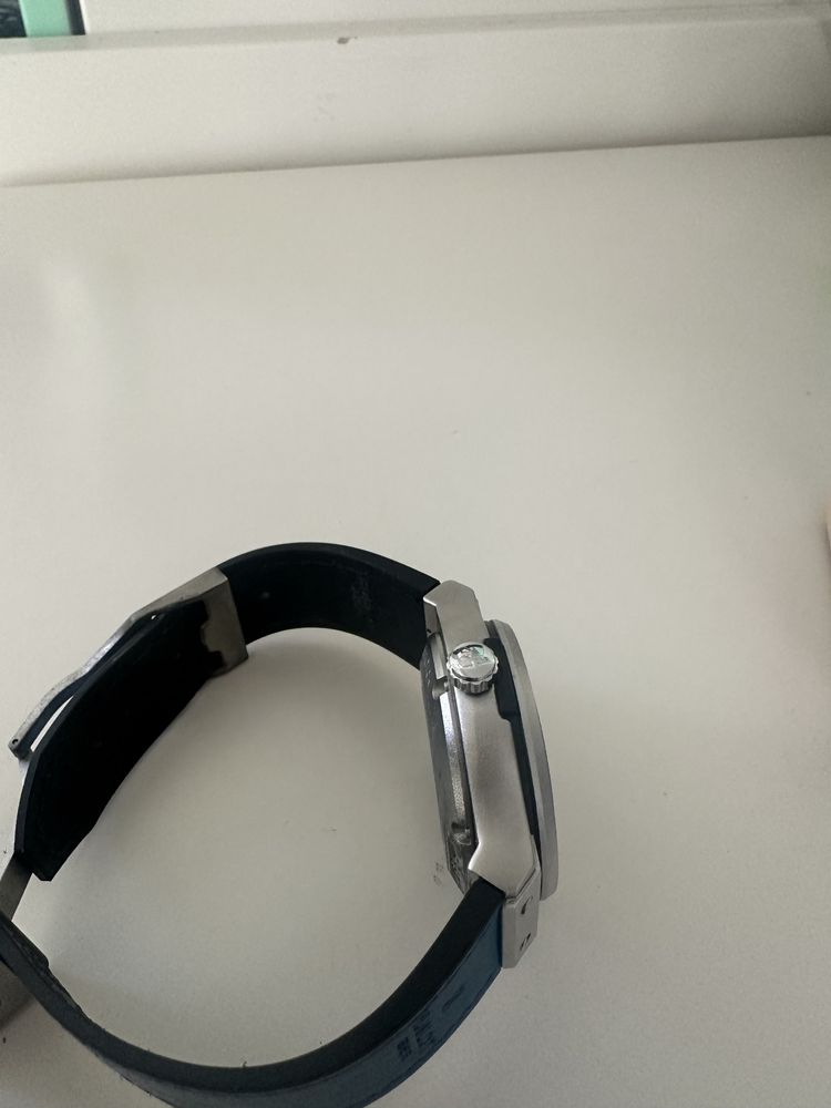 Hublot автоматичен