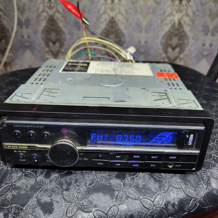 Автомагнитола Сотилади