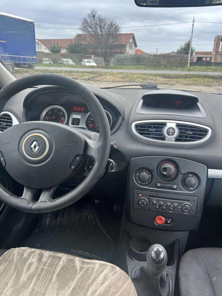 Vând Renault Clio 1.5DCI 2008