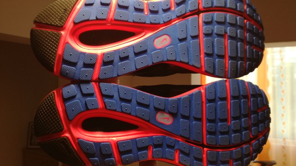 Adidasi,noi,originali Nike nr.41 US 9,5 ; UK 7 ; EUR 41 ; CM 26,5