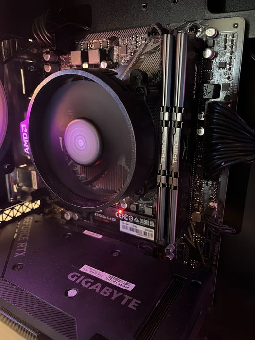 Геймърски компютър Ryzen 5 5500, 32GB RAM, NVIDIA RTX 3060 12GB + SSD