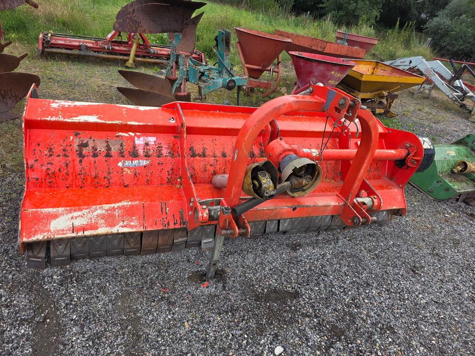 Tocatoare in tiranti la tractor resturi si păsune de 2.8m VIGOLO 2004
