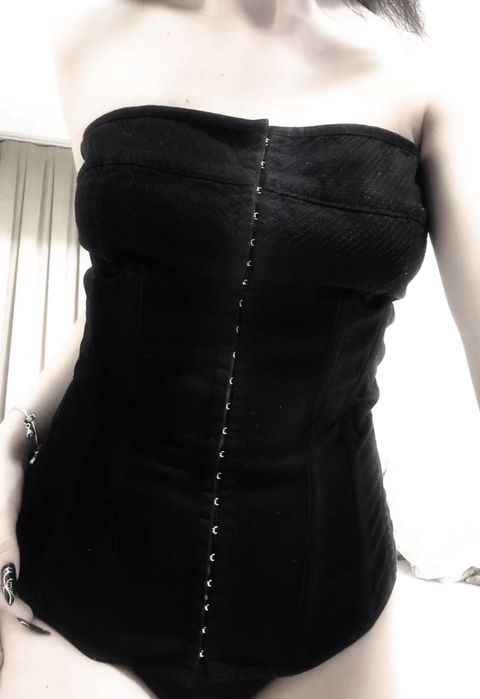 черен корсет/бюстие на Guess