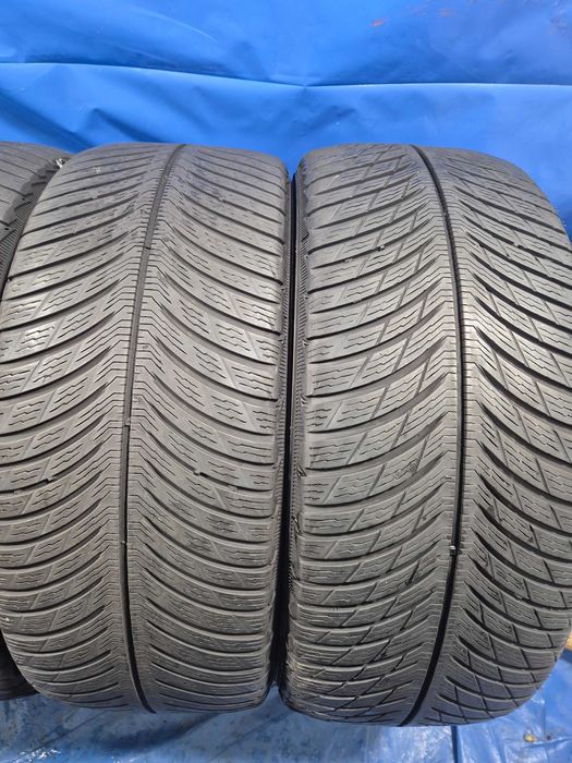 245/45/18 100v Michelin