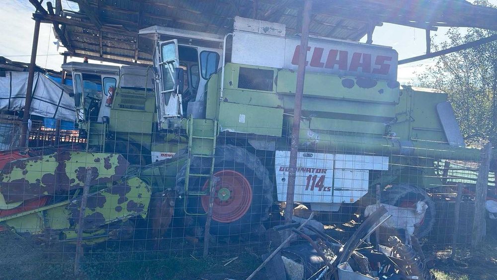 Vând la pachet sau separat