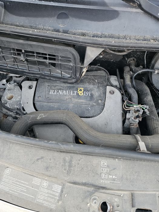 Dezmembrez vand piese renault trafic 1,9 dci