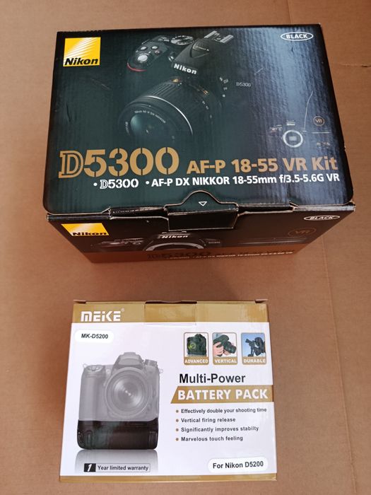 Nikon D5300 + obiectiv 18-55 + multipack grip