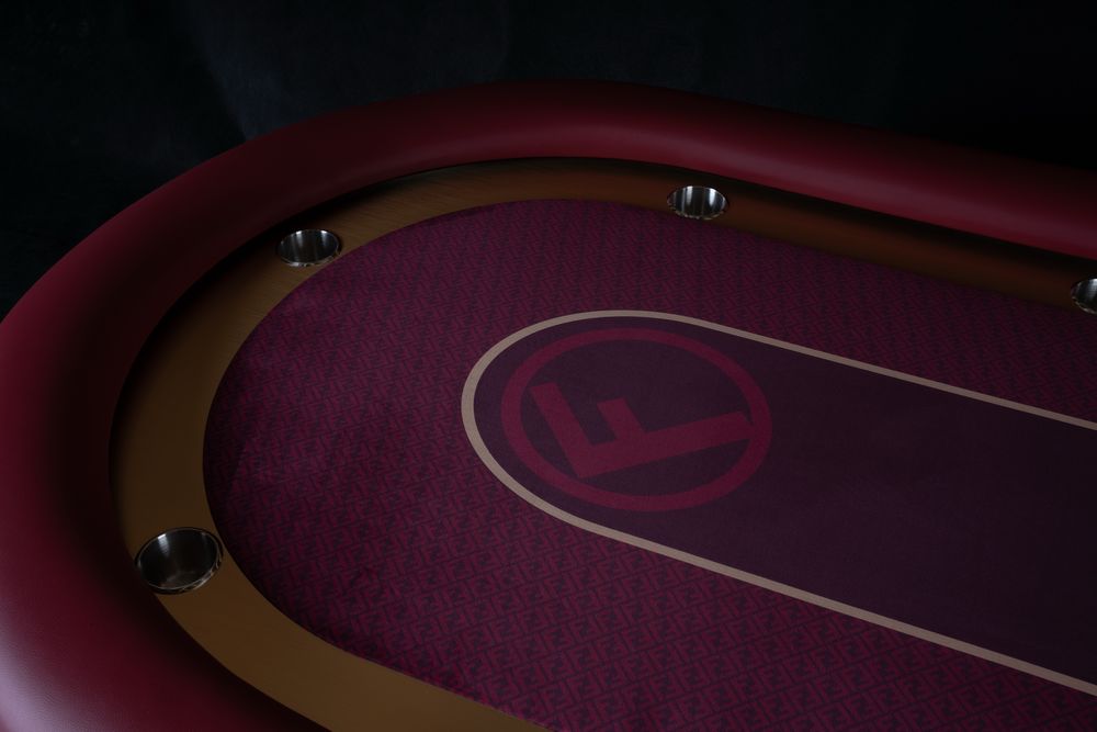 Masa Poker F E N D Y | Masa Poker G U C C I stoc CustomTables.eu