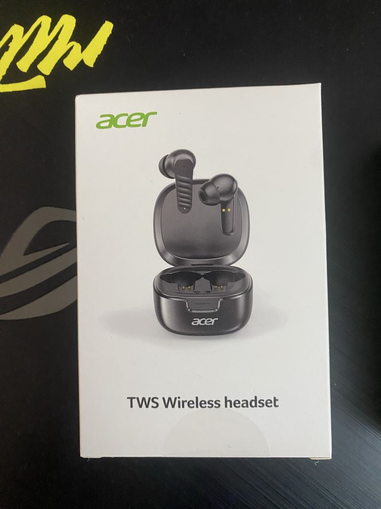 Продавам безжични слушалки Acer