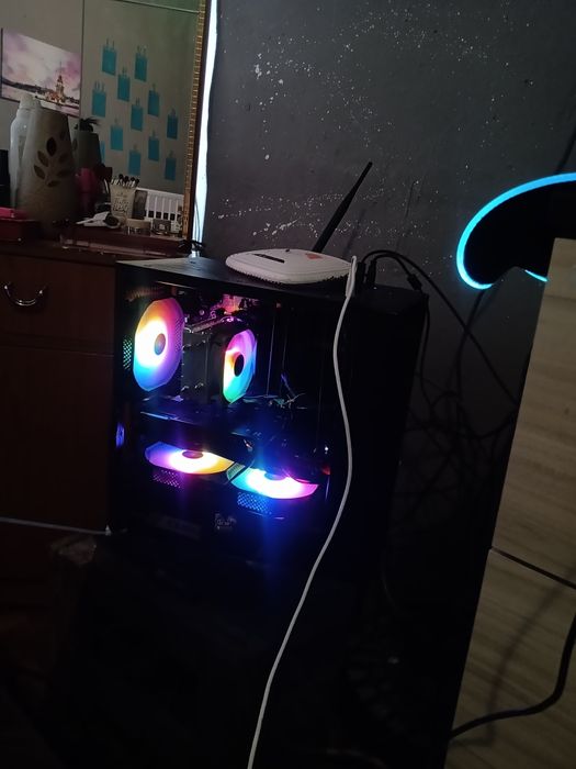 PC.Gaming imam vtre warzone forza horizon cs go i taka