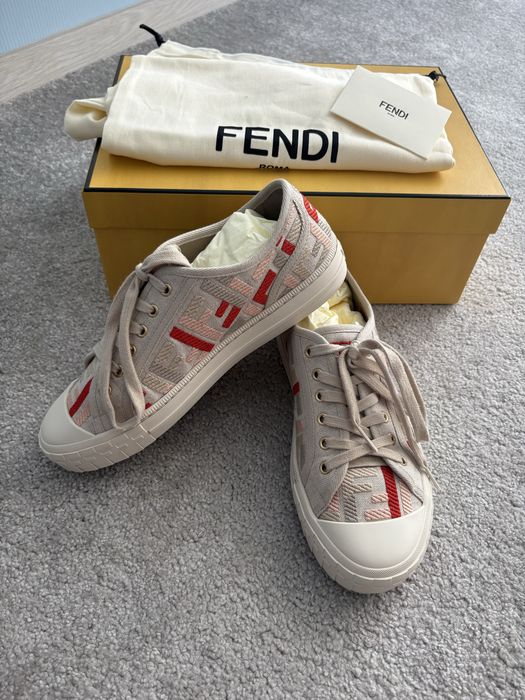 Сникърси Fendi Domino