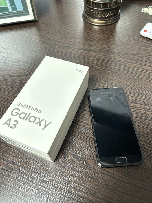 Samsung A3 в хорошем состоянии
