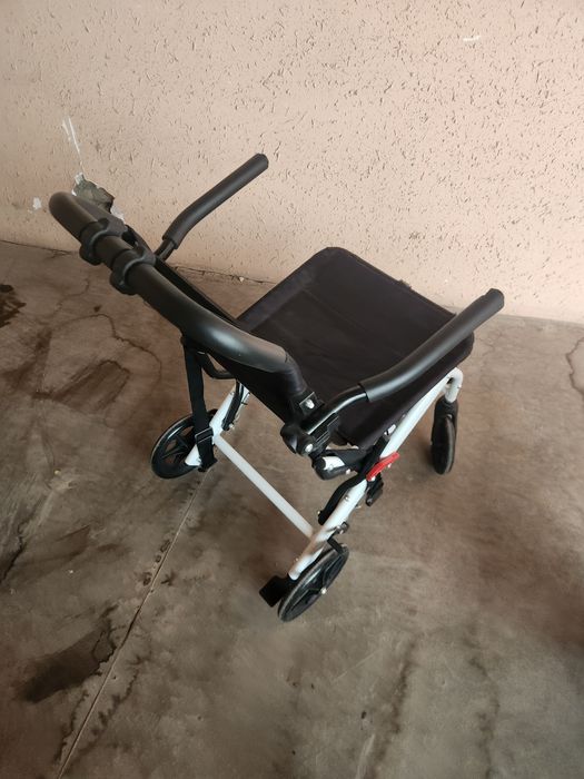 Ногиронлар араваси сотилади. Продаётся  коляска для инвалидов