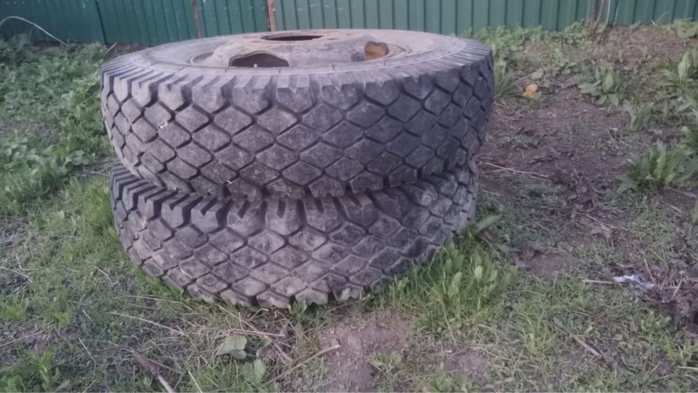 Шины на зил, камаз 10 r20