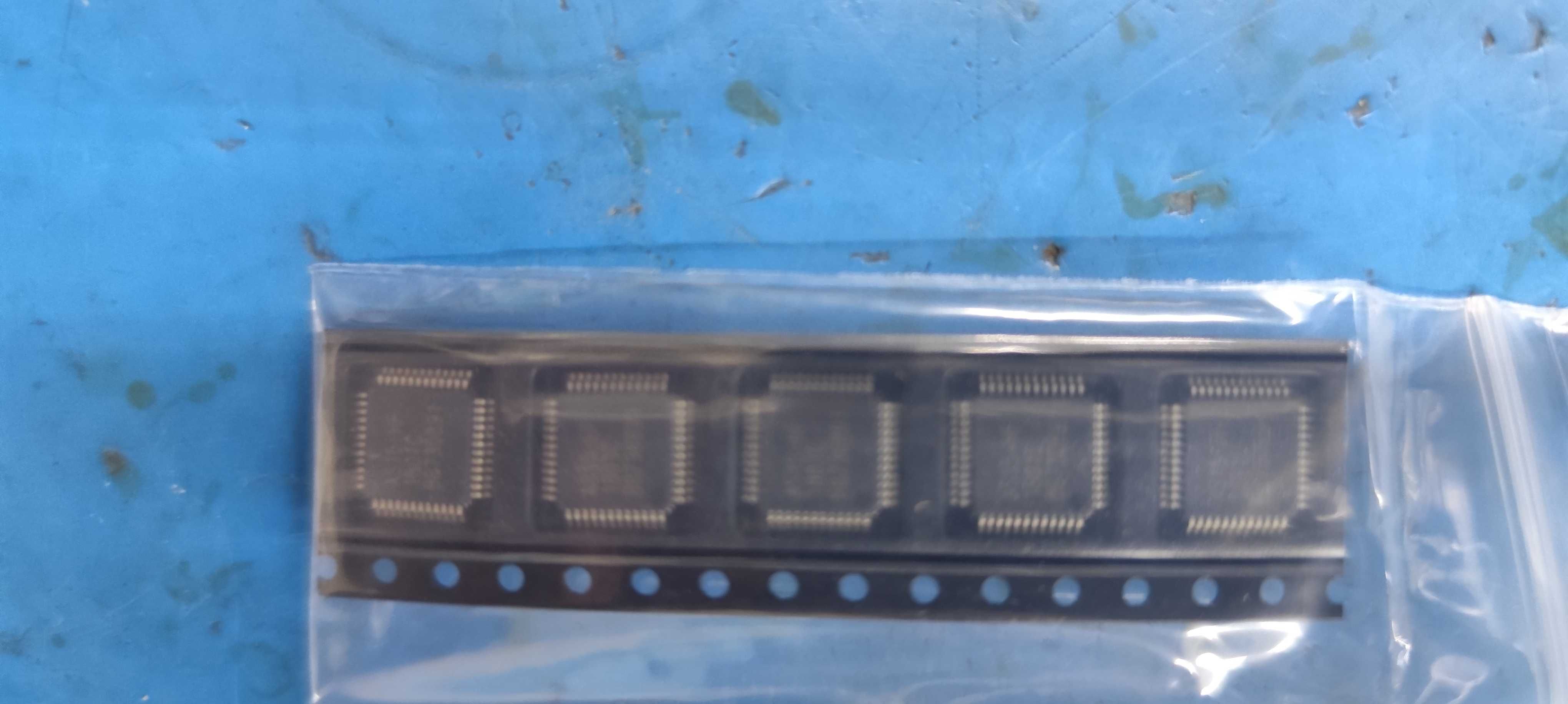 circuit integrat AS15 patrat SMD pret pe bucata mai am 4