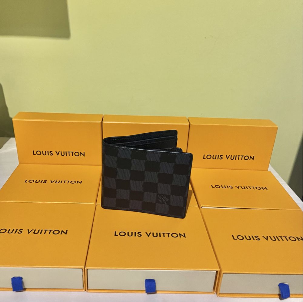 Портфейли Goyard и LV - Louis Vuitton