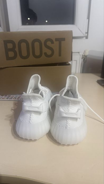 Yeezy 350 Cream White / Triple White