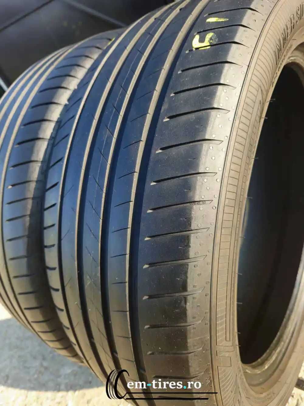 SET 2 Anvelope Vara 235/50 R19 VREDESTEIN Ultrac 99V