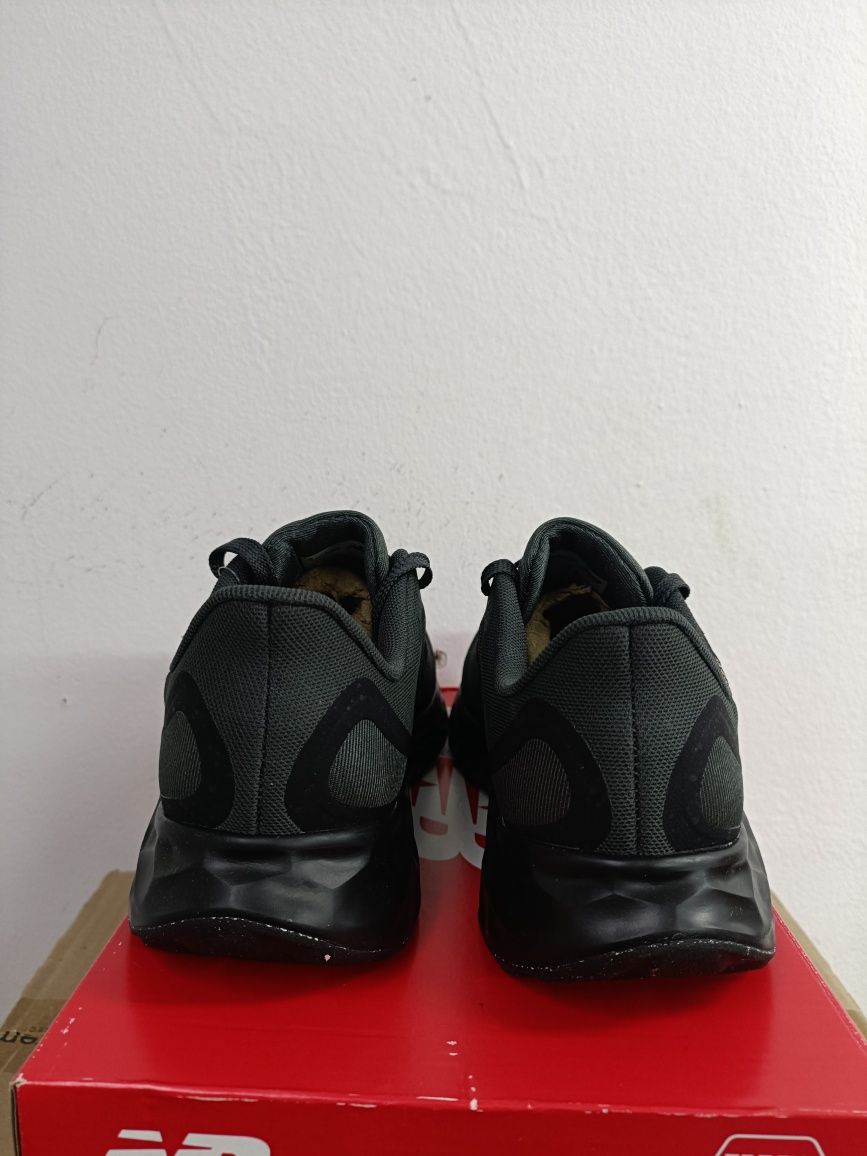 New Balance Fresh Foam Arishi V4 Goretex номер 40.5 код 43A