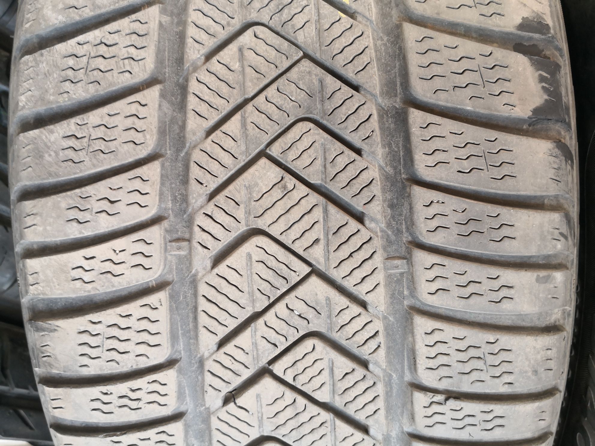 265 40 20 цола гуми Pirelli