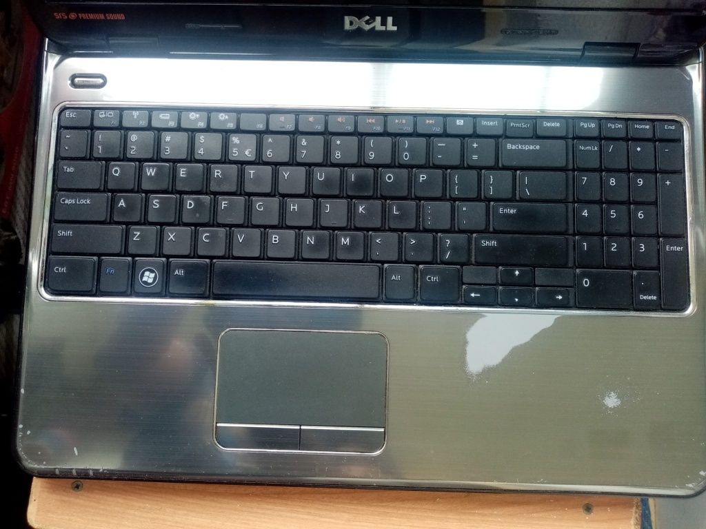 Laptop cu placă dedicata pentru  jocuri DELL