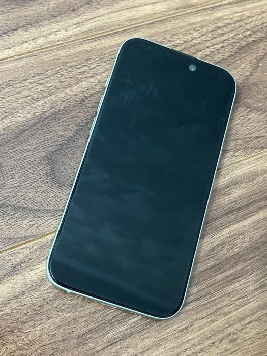 Айфон 15 продаю.