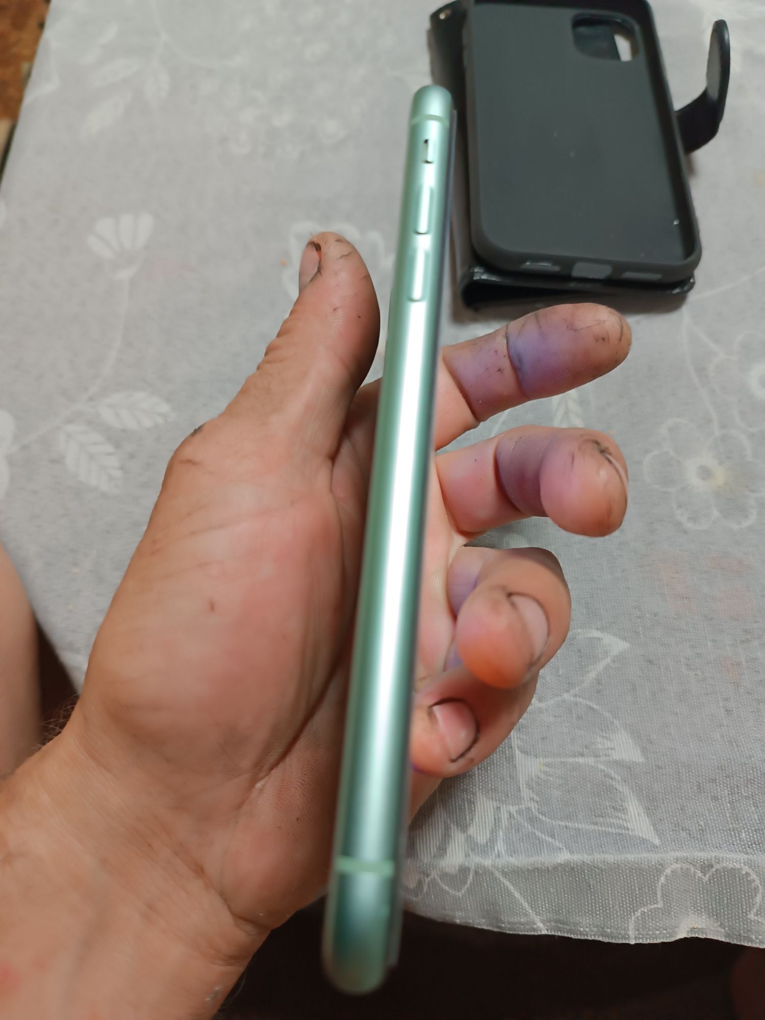 iPhone 11 64gb 76 процента батерия