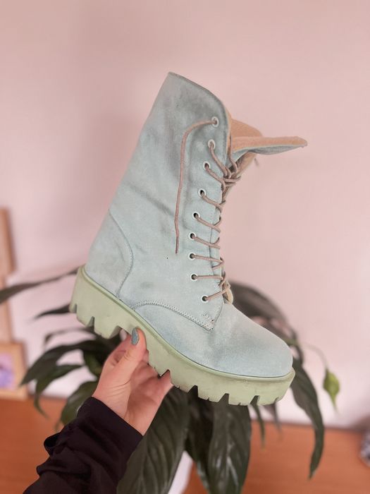 Боти в ментово зелено