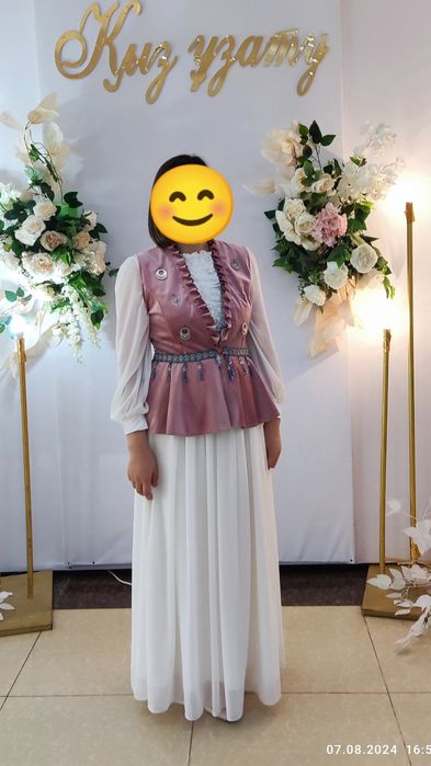 Платья белая с камзолом