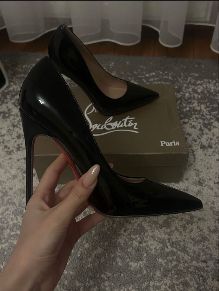 Pantofi Christian Louboutin