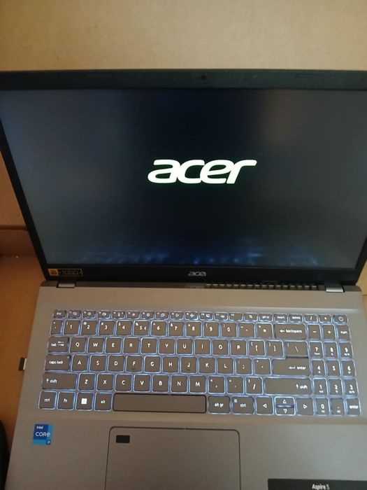 Vând leptop acer aspire 5