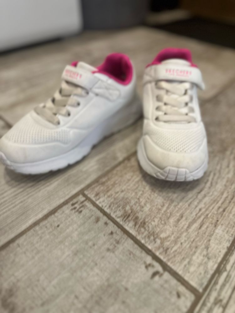 Маратонки Skechers за момиче