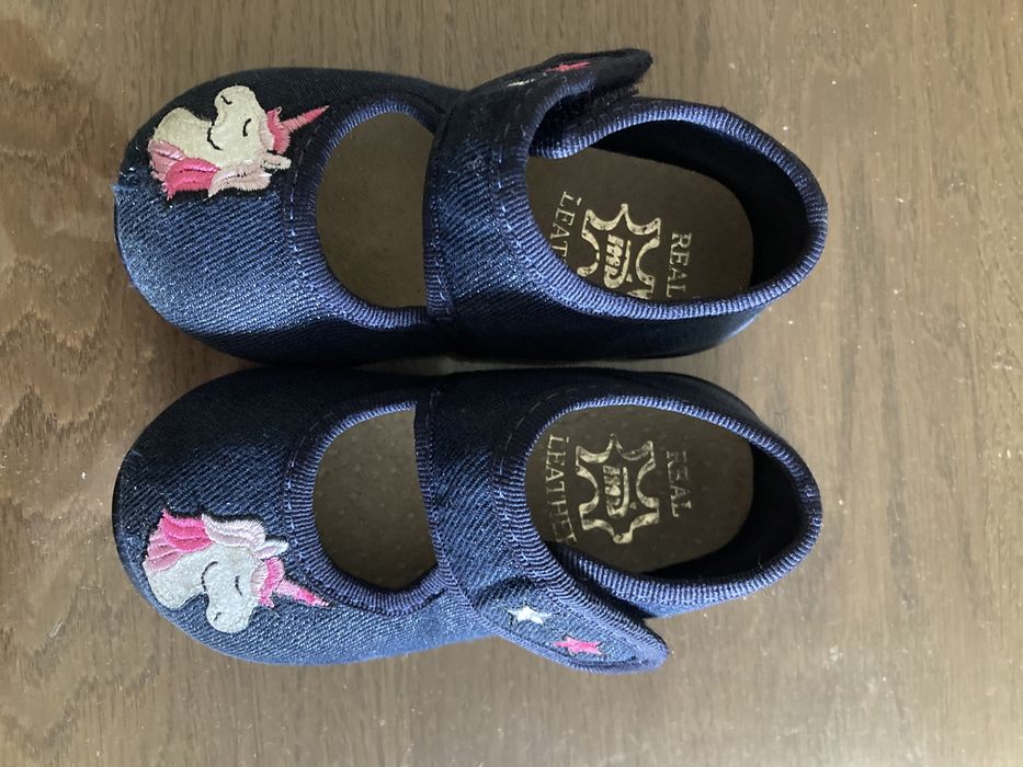 Бебешки ботушки и пантофи