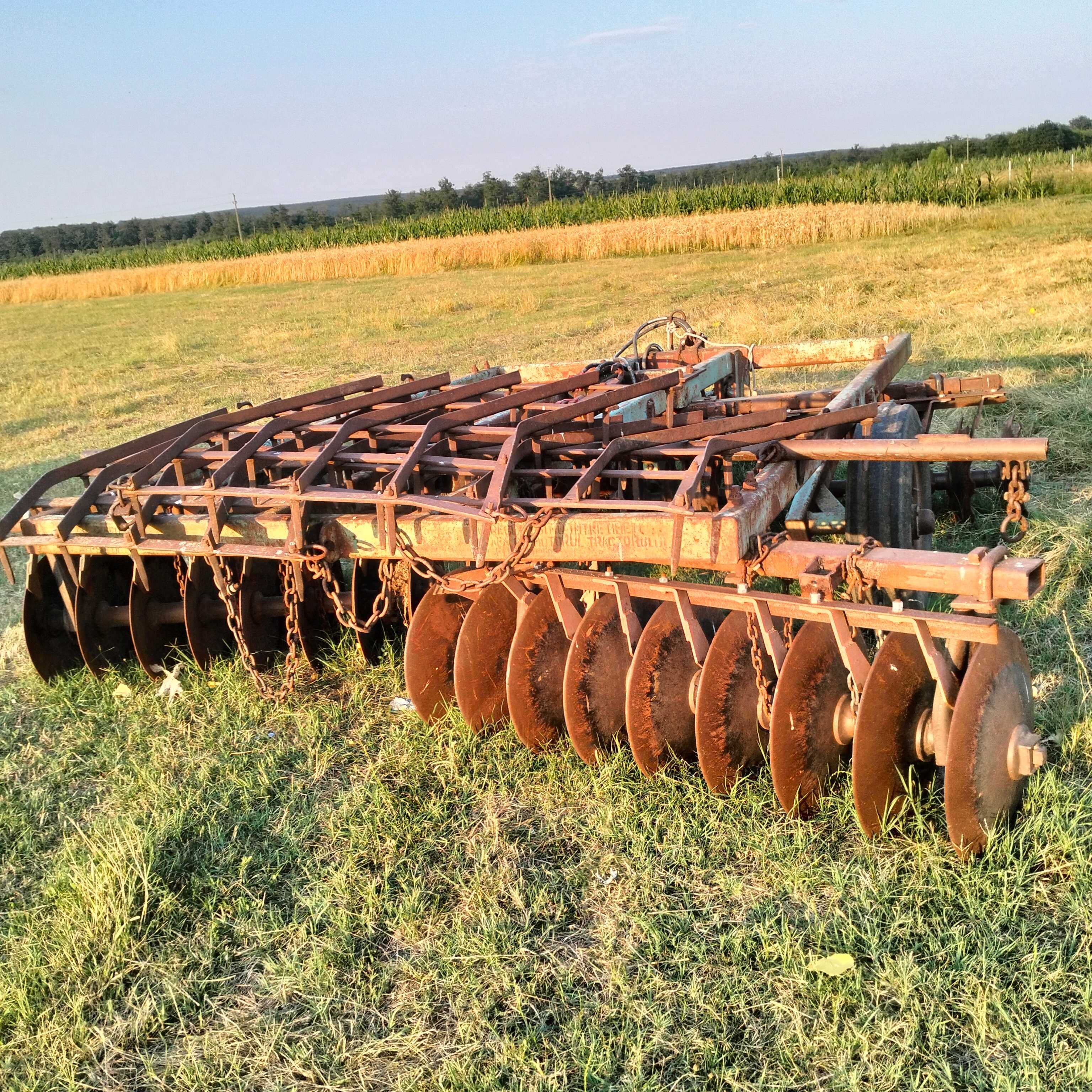 Vând JOHN DEERE 3640