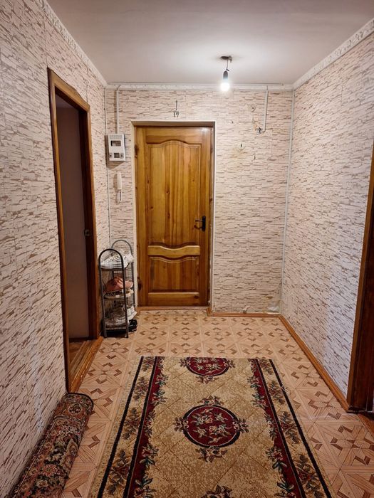 Сдам квартиру 4ком  на против Кинотеатра Локомотив