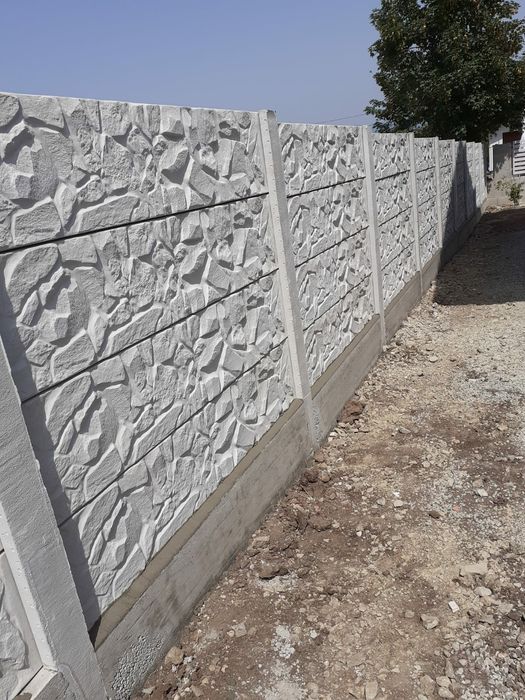 Gard din plăci de beton