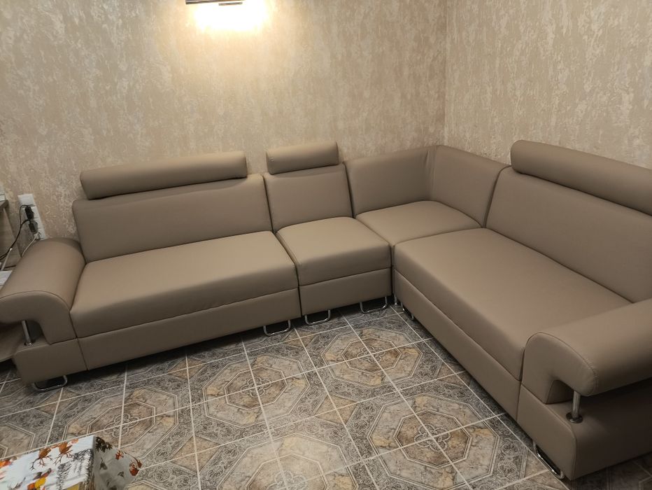 Перетяжка и рестоврация мягкой мебели