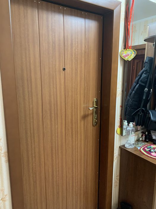 Продам 2-х комнатную , 5/10, 20 мкр.