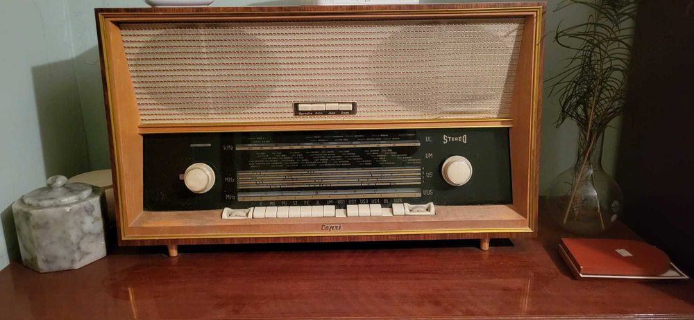 Radio vintage, modelul Capri stereo