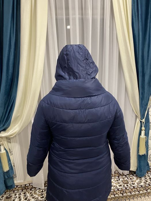Продам женскую зимнюю куртку в отличном состоянии.