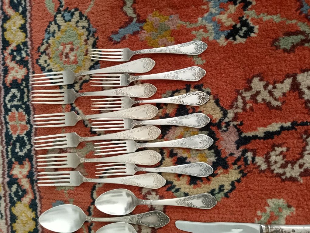 Посуда. Мельхиоровые ножи, ложки, вилки. СССР.