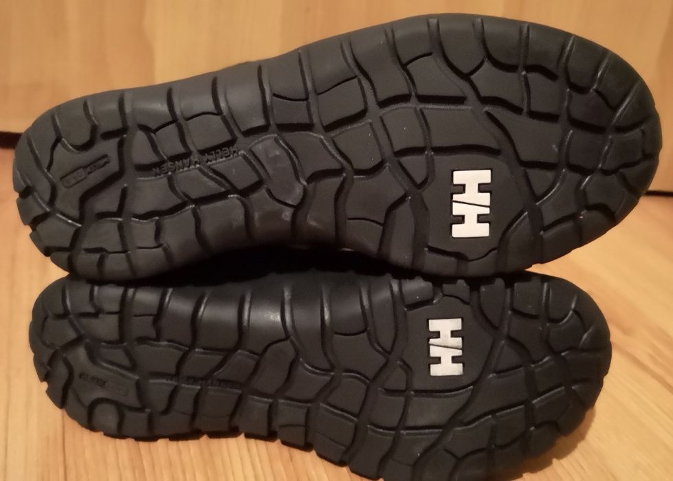 cizme Helly Hansen marimea 40, model special, poze reale