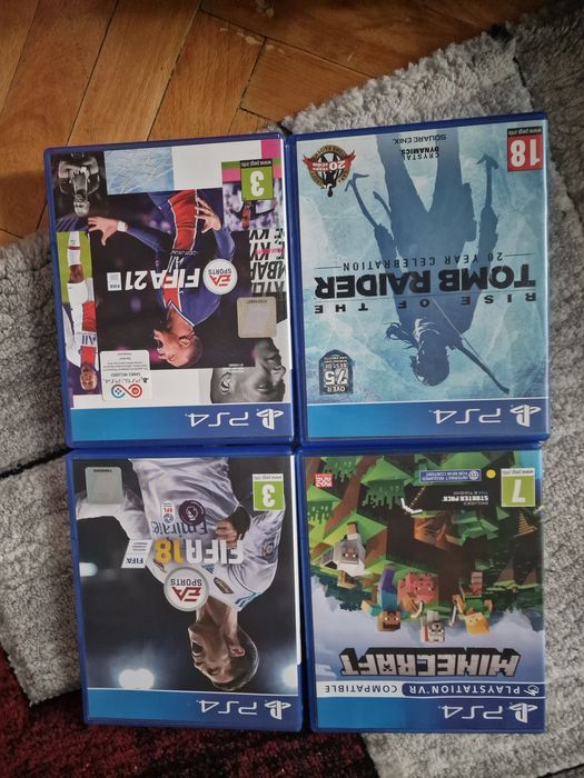 Ps 4 pro 1 TB, 2 controlere si 4 jocuri