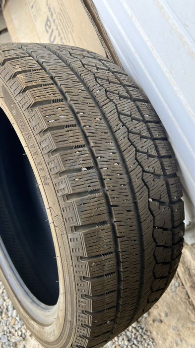 Зимние шины 225/45 r17 sailun,  почти новые, 1 месяц только катали